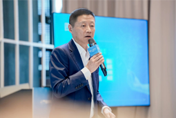 ���󿵽����˲�����ֱ�� ���� С���������ڴ��磬�������������ڴ�����˶��